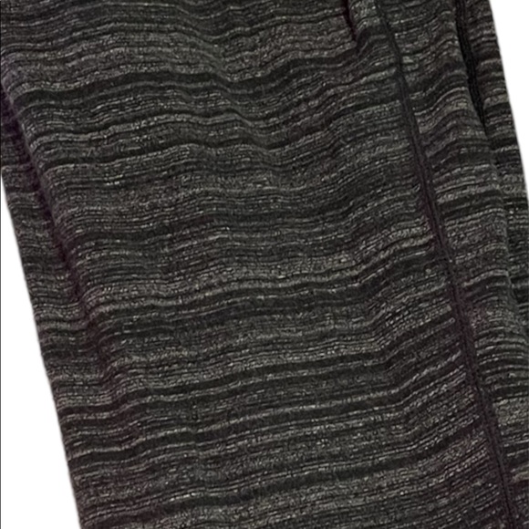 NWOT Gap Fit Maternity Capri pants Large - Picture 3 of 6